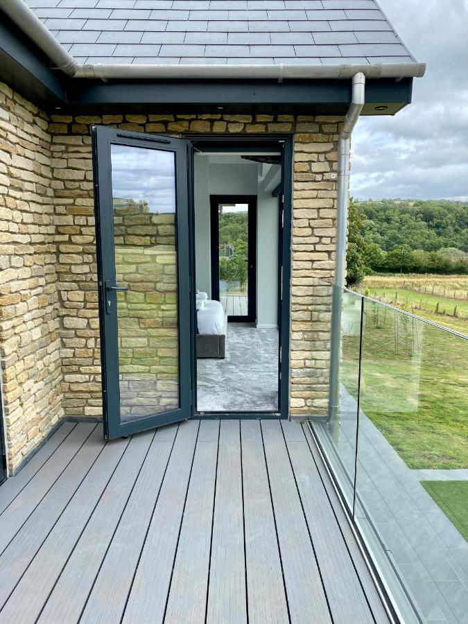 Stunning Modern Home Set In Beautiful Grounds. Bath Exterior foto